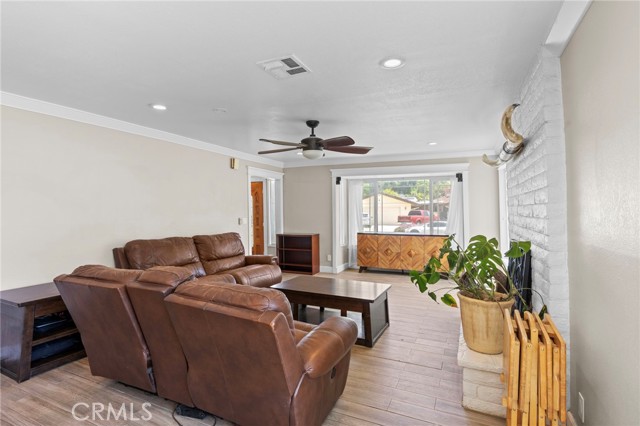 23994 Prado Lane, Colton CA: https://media.crmls.org/medias/6476b775-0b6b-42b9-8616-52d2cdf0141a.jpg