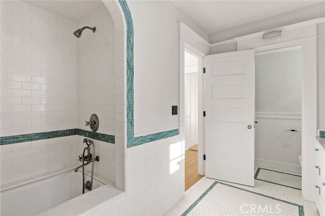 404 17th Street, Manhattan Beach, California 90266, 3 Bedrooms Bedrooms, ,2 BathroomsBathrooms,Residential,Sold,17th,SB21090546