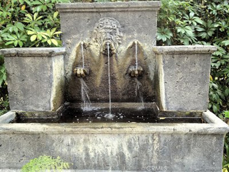 https://media.crmls.org/medias/6477bbd6-0c62-471b-99c1-85867fe63f80.jpg?preset=X-Large