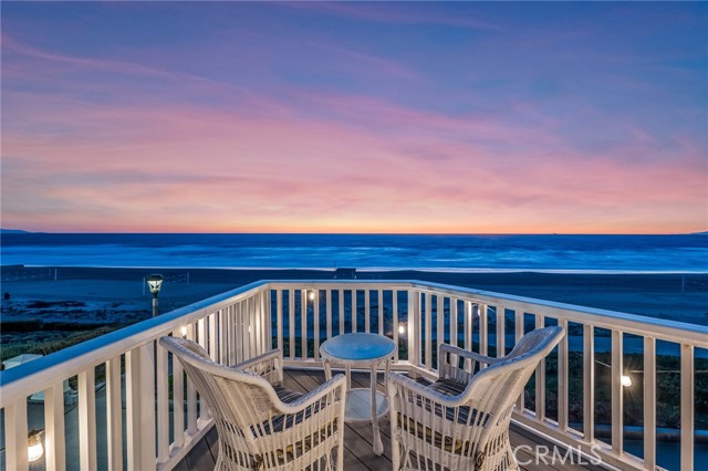 3000 The Strand, Manhattan Beach, California 90266, 3 Bedrooms Bedrooms, ,3 BathroomsBathrooms,Residential,Sold,The Strand,SB23028136