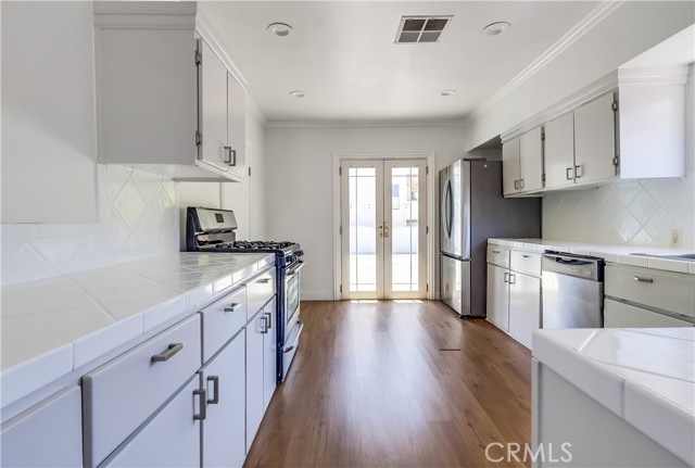 Detail Gallery Image 24 of 39 For 12506 Emelita St, Valley Village,  CA 91607 - 2 Beds | 2 Baths