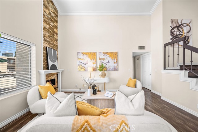 2 Bed Home for Sale in Studio City, California