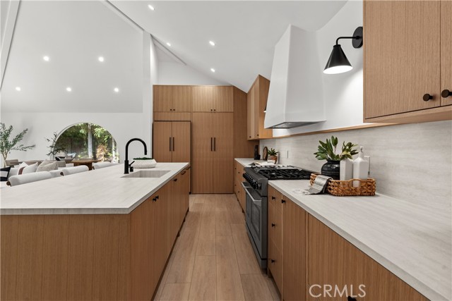 Detail Gallery Image 6 of 14 For 2055 Calvert Ave, Costa Mesa,  CA 92626 - 4 Beds | 4 Baths