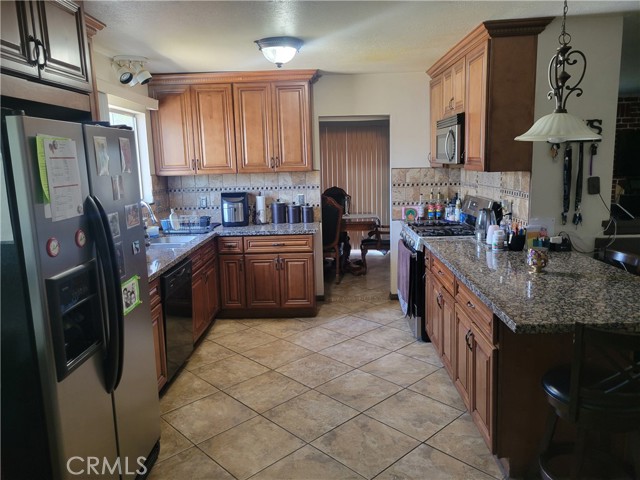 445 Fenmore Drive, Barstow, CA 92311 Listing Photo  3