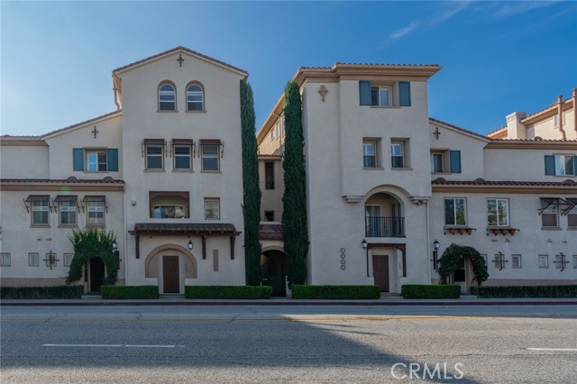 Detail Gallery Image 1 of 1 For 614 E Walnut St, Pasadena,  CA 91101 - 3 Beds | 3 Baths