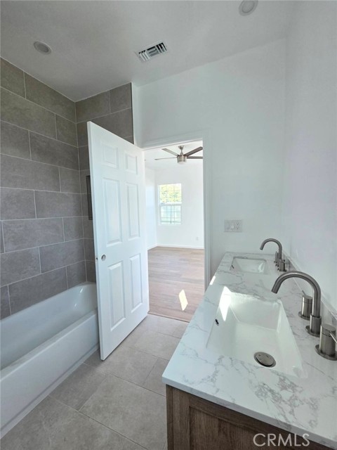 8431 Fontana St, Downey CA: https://media.crmls.org/medias/6479f350-84bf-4bd9-a1bb-6daf9077219c.jpg