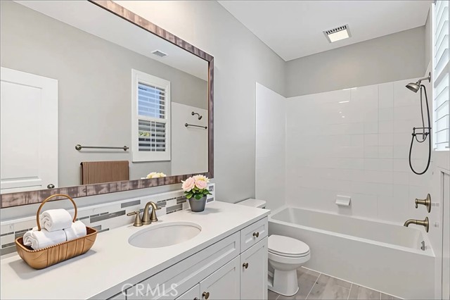72 Granite, Irvine CA: https://media.crmls.org/medias/647a0ad7-bb35-4059-aa34-6da138bc3f7e.jpg