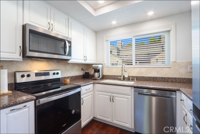 12 Stoneglen, Aliso Viejo CA: https://media.crmls.org/medias/647a9d2d-3e96-4630-b6d6-5e7b22e4b260.jpg