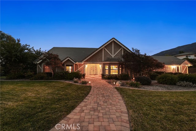2501 Cliff Road, Upland CA: https://media.crmls.org/medias/647ad4dd-8a4a-47f5-880c-e09d3c3d036c.jpg