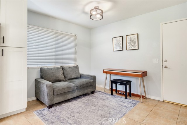 Detail Gallery Image 13 of 34 For 12840 Mayflower Ct, Riverside,  CA 92503 - 3 Beds | 2/1 Baths