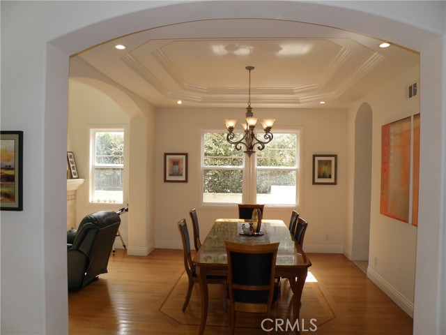 Detail Gallery Image 5 of 23 For 1201 2nd St, Manhattan Beach,  CA 90266 - 5 Beds | 4/1 Baths