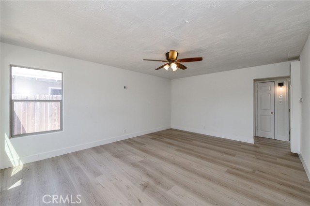 Detail Gallery Image 6 of 20 For 2461 S Poppy Ave, Fresno,  CA 93706 - 2 Beds | 1 Baths