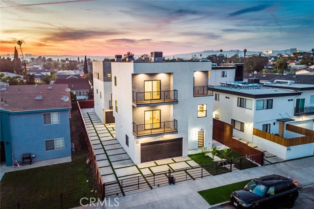 2155 S West View, Los Angeles, CA 90016