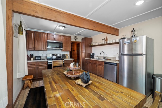 Detail Gallery Image 13 of 29 For 328 E Fairway Bld, Big Bear City,  CA 92314 - 3 Beds | 1 Baths