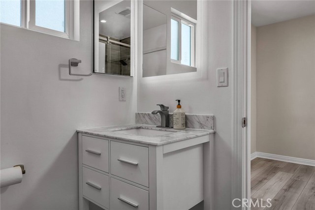 17900 Bullock Street, Encino CA: https://media.crmls.org/medias/647db1a0-848f-4905-8b86-8325a2653409.jpg