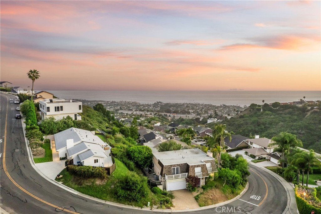 MLS #OC25117239 img 9