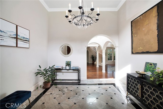 21149 Entrada Road, Topanga CA: https://media.crmls.org/medias/647ef6c6-335a-46ae-848b-29d144bfc772.jpg