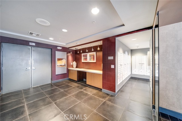 21301 Erwin Street, Woodland Hills CA: https://media.crmls.org/medias/647fe4d5-8590-4190-af7f-a3b209e861e7.jpg