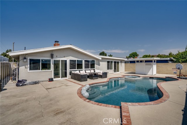 19202 Hickory Lane, Huntington Beach CA: https://media.crmls.org/medias/647fe933-169e-44ce-83e0-78becd8bd6ce.jpg