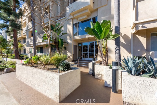 Detail Gallery Image 1 of 1 For 535 Magnolia Ave #417,  Long Beach,  CA 90802 - 2 Beds | 2 Baths