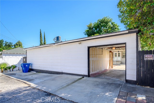 Detail Gallery Image 33 of 34 For 17429 Burbank Bld, Encino,  CA 91316 - 3 Beds | 2 Baths