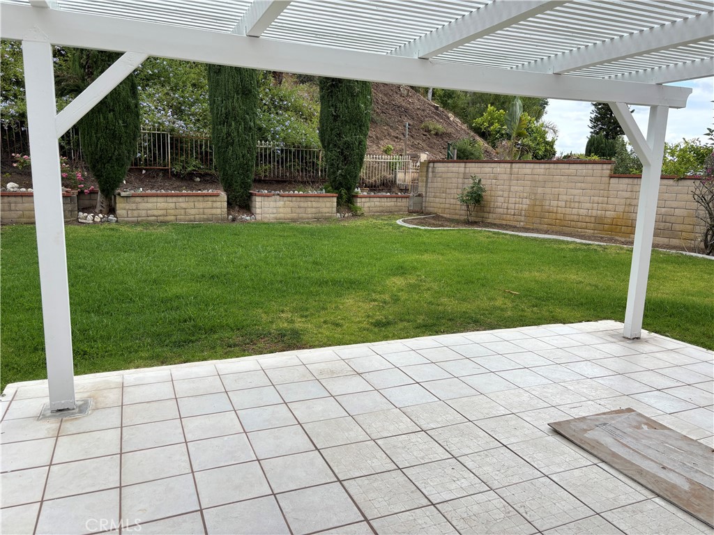 https://media.crmls.org/medias/6480bc23-0017-47fd-bdd1-37e17d396599.jpg?preset=X-Large