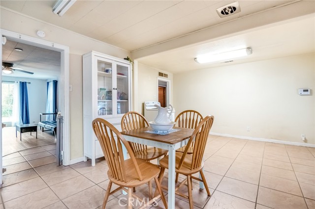 18701 Lort Drive, Visalia CA: https://media.crmls.org/medias/6480d80e-2f1a-4380-8313-0b7137794fdf.jpg