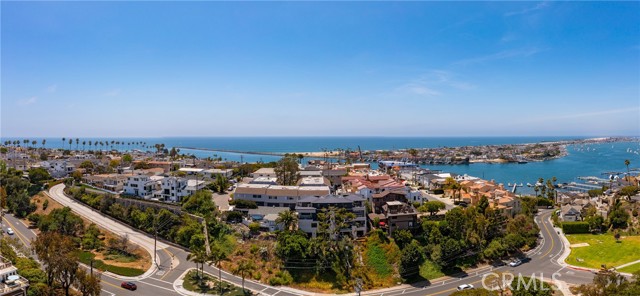 Detail Gallery Image 2 of 30 For 356 Dahlia Place, Corona Del Mar,  CA 92625 - 3 Beds | 3/2 Baths