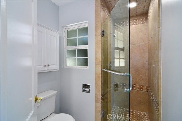 Detail Gallery Image 11 of 26 For 6555 Bothwell Rd, Reseda,  CA 91335 - 3 Beds | 2 Baths