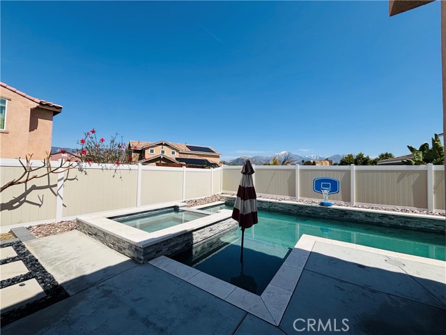 1466 Elliott Court, Redlands CA: https://media.crmls.org/medias/6481c33b-1e3c-49be-898f-c345e78c4002.jpg