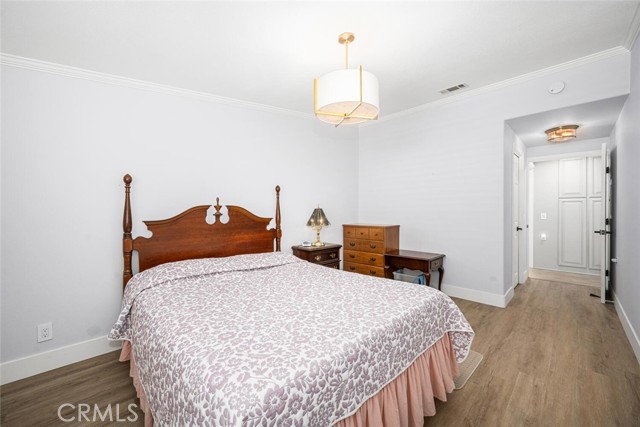 13781 Alderwood Lane, Seal Beach CA: https://media.crmls.org/medias/6481c8d4-3333-4d7c-8f4e-28776f21c895.jpg