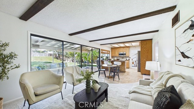 Detail Gallery Image 15 of 45 For 24187 Avenida Crescenta, Valencia,  CA 91355 - 5 Beds | 3 Baths