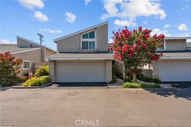 Detail Gallery Image 5 of 50 For 23121 Yvette Ln, Valencia,  CA 91355 - 3 Beds | 3 Baths