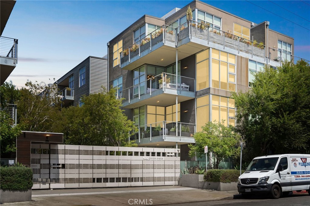 4080 Glencoe #108