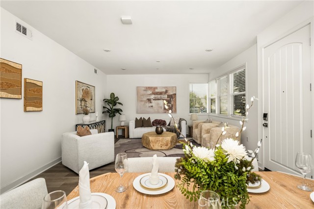 Detail Gallery Image 4 of 36 For 233 Denali, Lake Forest,  CA 92630 - 4 Beds | 3 Baths