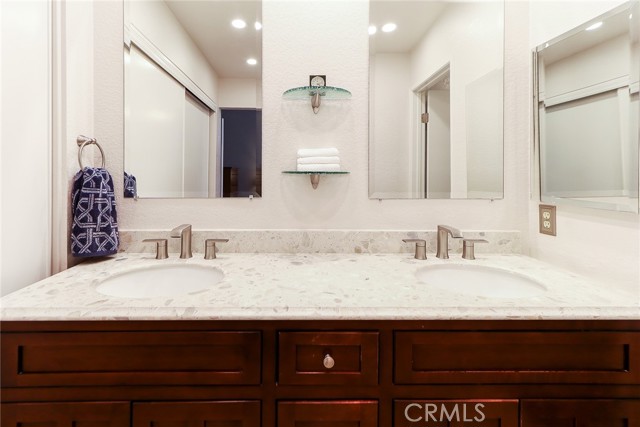 6815 Arthur Court, Chino CA: https://media.crmls.org/medias/64838e03-f61f-4426-9c34-3bd26e4935f5.jpg