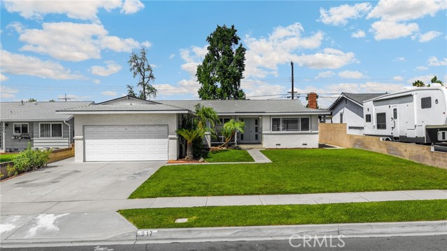 917 N Fuchsia Avenue, Ontario CA: https://media.crmls.org/medias/6484f758-e8a7-4b28-85fe-ff8361ab1472.jpg