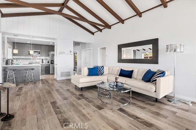 32051 Pacific Coast Highway, Laguna Beach CA: https://media.crmls.org/medias/648579ee-44bc-4187-b55c-f47412c0cc8d.jpg