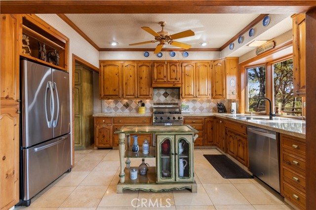 Detail Gallery Image 19 of 70 For 608 Dixon Dr, Lakeport,  CA 95453 - 2 Beds | 2 Baths