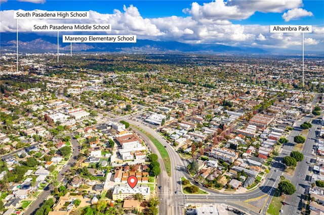 5639 N Huntington Drive, Los Angeles CA: https://media.crmls.org/medias/6485ede3-f271-4707-ae34-ba1bf9e36acd.jpg