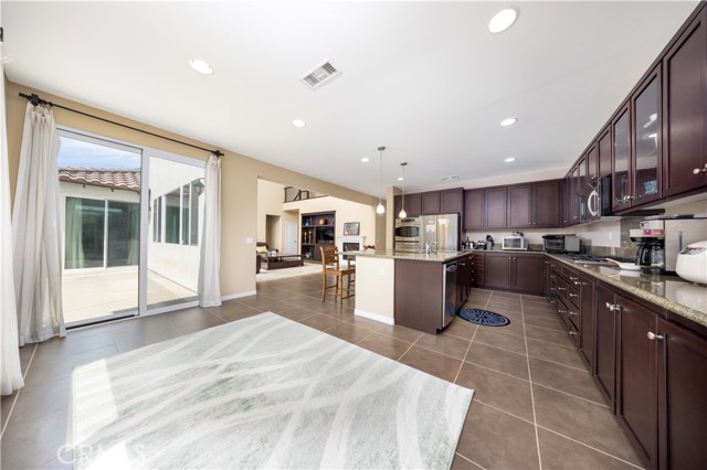 14939 Meadow Way, Eastvale CA: https://media.crmls.org/medias/64862dc4-de0d-44ba-b44a-07f1d272f7d1.jpg