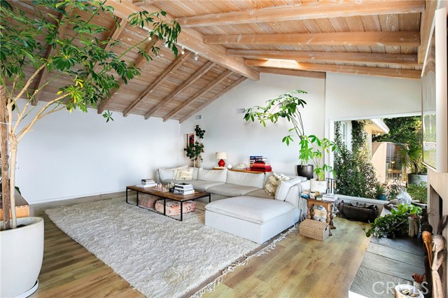 Detail Gallery Image 9 of 45 For 3662 Sweetwater Canyon Dr, Malibu,  CA 90265 - 3 Beds | 2 Baths