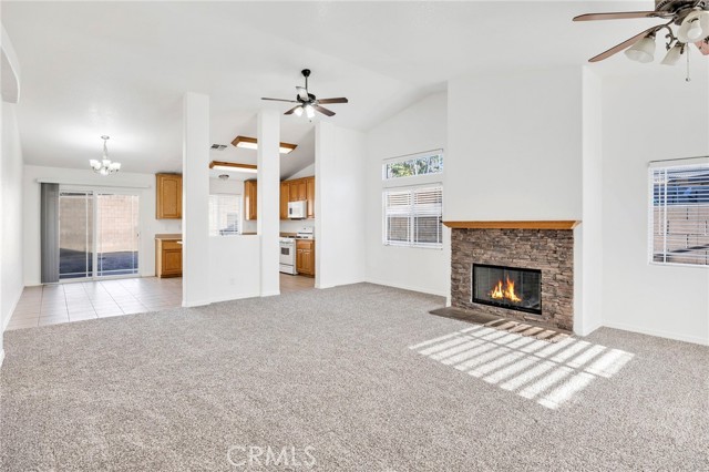 Detail Gallery Image 4 of 44 For 1230 Shellie Ln, Hemet,  CA 92543 - 3 Beds | 2 Baths