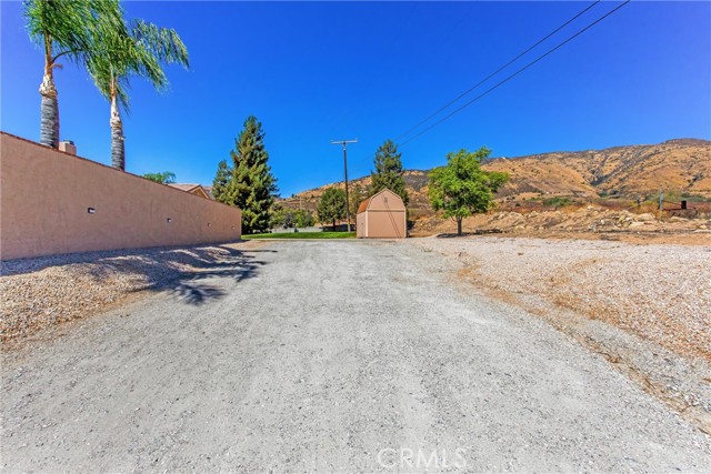 35225 Crystal Street, Yucaipa CA: https://media.crmls.org/medias/6487cc43-7271-4436-bea9-bb26024c57f2.jpg
