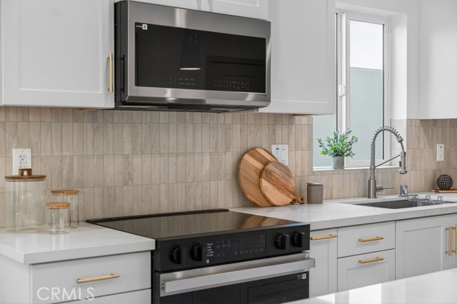 Detail Gallery Image 14 of 63 For 15540 Colorado Ave, Paramount,  CA 90723 - 6 Beds | 4 Baths