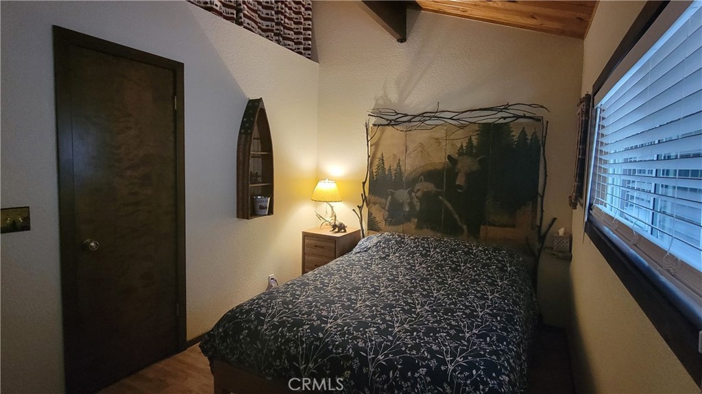 https://media.crmls.org/medias/6488977f-da14-4a60-888e-dc9416657049.jpg?preset=X-Large
