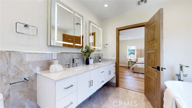 Image 35 of 75 For 421 Catalina Street