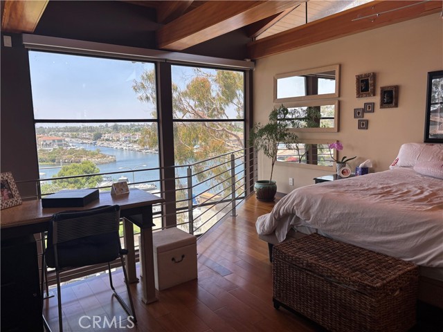 5327 Marina Pacifica N Drive, Long Beach CA: https://media.crmls.org/medias/64897670-f1c7-4da6-b79d-e3457676d31a.jpg