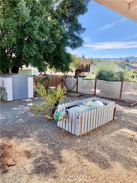 18427 Deer Hill, Hidden Valley Lake CA: https://media.crmls.org/medias/648a60c7-fe00-42ea-8678-cb725ef975aa.jpg