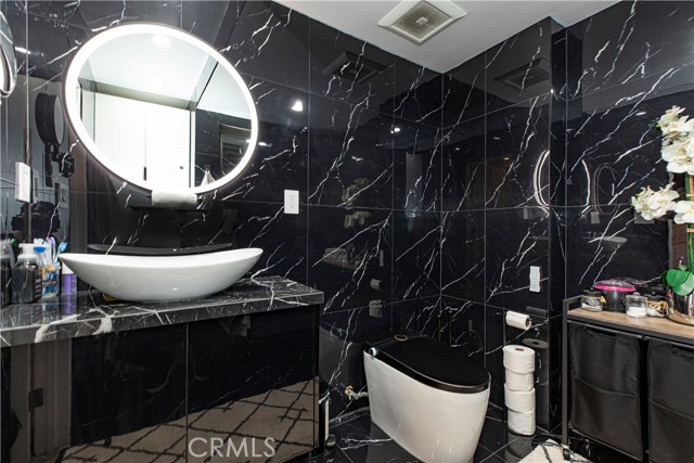 7625 Reseda Boulevard, Reseda CA: https://media.crmls.org/medias/648af51e-ee18-4cff-b893-6cdbfff32a5b.jpg